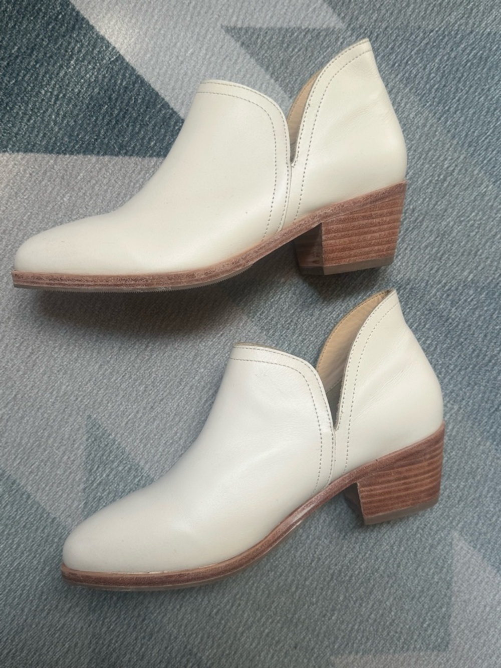 Nisolo Mia Everyday ankle booties in cream